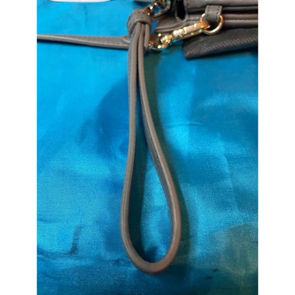 Vince Camuto New York Color Block Leather Crossbody Great Beige Green NWOT - Picture 3 of 15